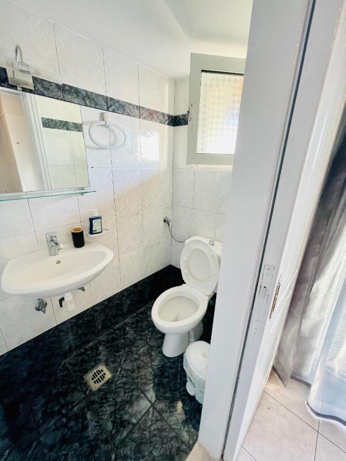 Teo'S 2 Persons Studio Deluxe Патра Екстериор снимка